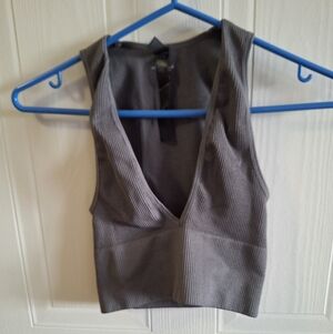 Gray Ribbed V-Neck Cropped Tank Top